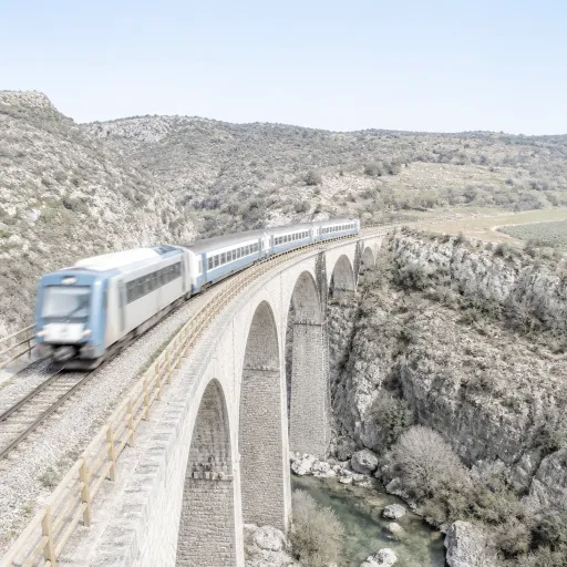 Le Train des Pignes entre Nice et Digne : quatre heures de gorges, de ponts et d'arrière-pays qu'aucune route ne remplace