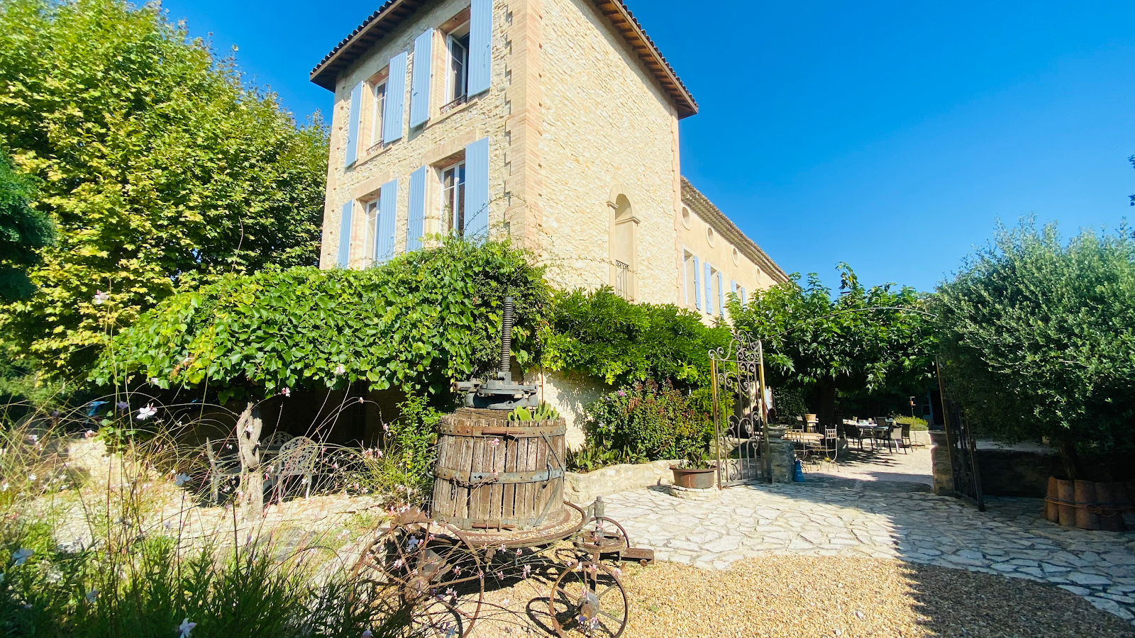 Les Carmes and spa