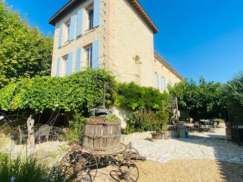 Les Carmes and spa