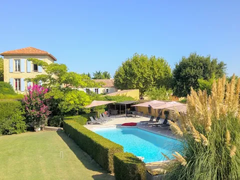 Les Carmes and spa