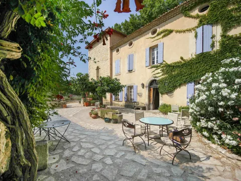Les Carmes and spa