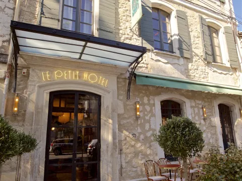 Le petit hotel