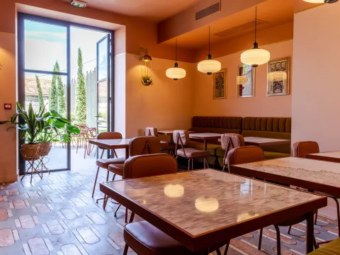 Le petit hotel