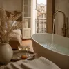 Une parenthèse d’amour dans un love hotel à Marseille : l’art de vivre romantique en Provence-Alpes-Côte d’Azur