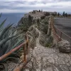 Èze entre mer et village : le sentier Nietzsche, le jardin exotique et l'erreur de s'arrêter au parking du haut